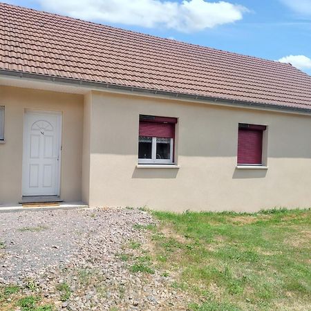 Maison Chaleureuse A Sully Avec Vue Sur La Montagne Екстериор снимка
