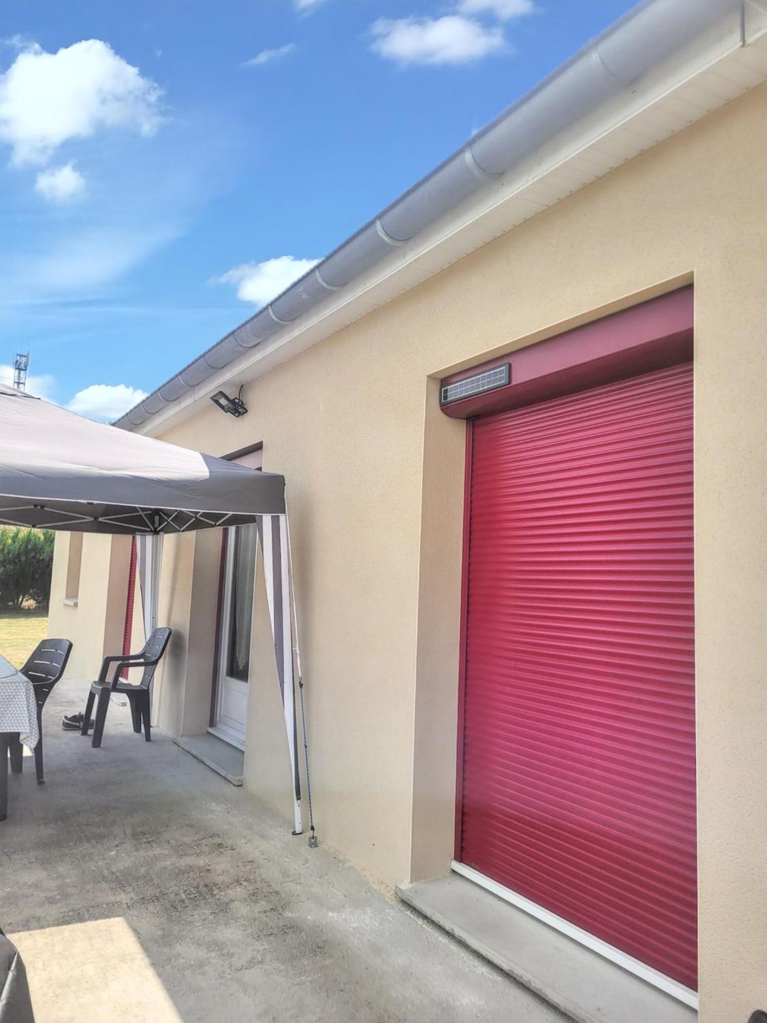 Maison Chaleureuse A Sully Avec Vue Sur La Montagne Екстериор снимка