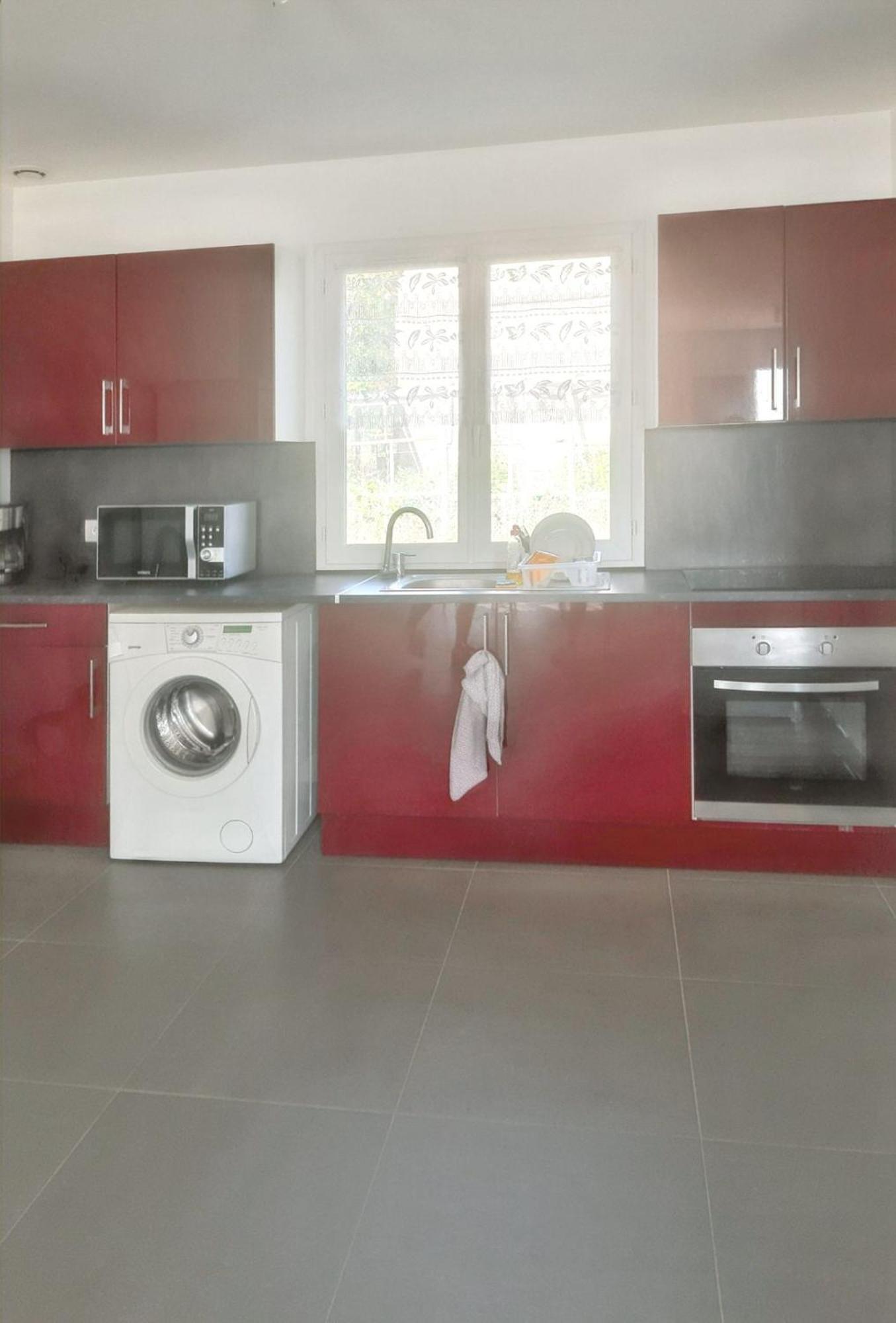 Maison Chaleureuse A Sully Avec Vue Sur La Montagne Екстериор снимка